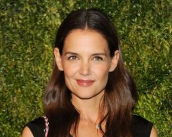 WHAT IS THE ZODIAC SIGN OF KATIE HOLMES?